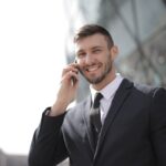 Amélioration du charisme pour attirer les femmes homme élégant